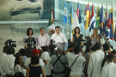Osorio Chong afirmó que aquí hay un gran problema, pero también una oportunidad, y si podemos hacer que en Veracruz las recomendaciones salgan adelante, también se podrá hacer en otros estados.   
