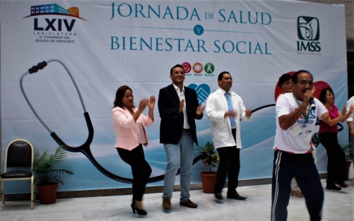 Los días 14 y 15 de junio en las instalaciones del Palacio Legislativo de Veracruz, o la Jornada de Salud y Bienestar Social para trabajadores del Congreso del Estado,con acciones de valoración de estado nutricional, detección oportuna de enfermedades como cáncer de próstata y de mama, prueba rápida de VIH, salud reproductiva, pruebas de colesterol, triglicéridos, glucosa, afiliación y vigencia de prestaciones sociales, así como información de cursos y diplomados que imparte el IMSS. 