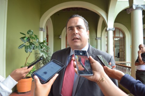 El Alcalde de Coatzacoalcos Joaquín Caballero Rosiñol aseguró que pese a la situación financiera del estado su municipio ha salido adelante cumpliendo con los compromisos más importantes para la ciudadanía.