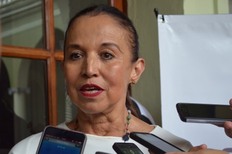 La Directora del DIF Estatal, María Laura García Beltrán entrevistada este día, aseguró que las pensiones a adultos mayores se pagan completas a diferencia de la administración pasada donde solo recibían la mitad de lo que correspondía. 