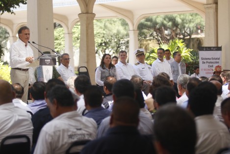 El gobernador de Veracruz, Miguel Ángel Yunes Linares, encabezó la 5a Reunión Anual del Consejo Estatal de Protección Civil, realizada en la ciudad de Veracruz. En representación del gobierno federal acudió Luis Felipe Montes Espinoza, Cordinador nacional de Protección Civil.
