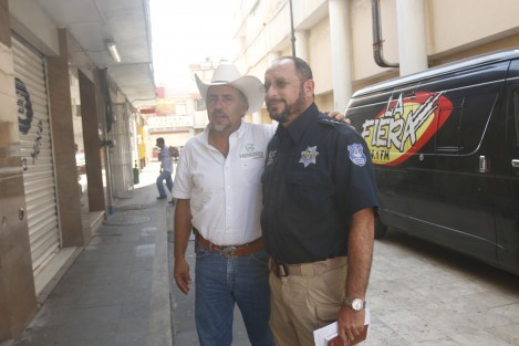 El director general de Tránsito del Estado de Veracruz, Luis Emilio Díaz Ibarra, y el presidente de la asociación de verificentros del estado de Veracruz, Alejandro Huesca Sota, anunciaron que será hasta el 5 de julio cuando termine el plazo para realizar las verificaciones de automotores sin que se infraccione a los conductores de los vehículos. 