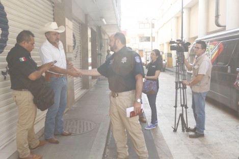 El director general de Tránsito del Estado de Veracruz, Luis Emilio Díaz Ibarra, y el presidente de la asociación de verificentros del estado de Veracruz, Alejandro Huesca Sota, anunciaron que será hasta el 5 de julio cuando termine el plazo para realizar las verificaciones de automotores sin que se infraccione a los conductores de los vehículos. Las multas serán dos, por parte deTránsito, 800 pesos; y por parte de los Centros de Verificación mil 510 pesos.