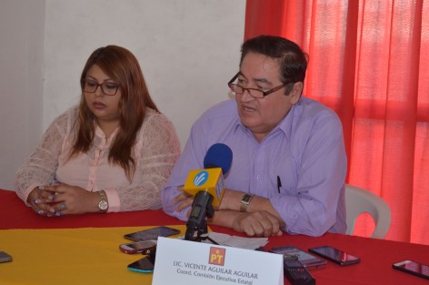 Vicente Aguilar, comisionado estatal del PT, anunció que su partido apoyará a Morena en las próximas contiendas electorales en la entidad veracruzana, luego de analizar y acordar que solo unidos podrán obtener resultados favorables para ocupar la presidencia de la República con Andrés Manuel López Obrador.