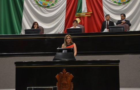La diputada María Josefina Gamboa presentó la iniciativa de ley para la Uniones de Hecho, con las cuales parejas homosexuales podrían gozar de los mismos beneficios y obligaciones que los matrimonios.