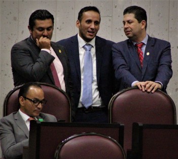Otra sesión de intenso trabajo legislativo en el Congreso de Veracruz... los que fueron.
