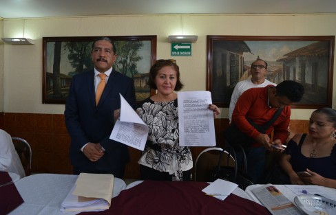 Eva Cadena informó que este mismo día interpuso el recurso de recusación, por el que diputados del Congreso local, haciendo énfasis en la bancada de Morena, estarían impedidos de votar por su desafuero, al ser ellos quienes la han demandado. Cuestionó el que contra ella existan múltiples acusaciones, mientras en el Congreso hay otros que tienen mayores acusaciones y están tan tranquilos. 
