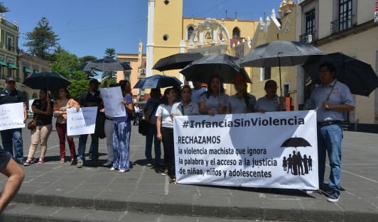 Integrantes de la Asociación Matraca se sumaron a la convocatoria que alcanzó varios estados para reclamar por los abusos contra los niños, esto tras los recientes hechos en donde una menor fuera utrajada y asesinada en un microbús. 