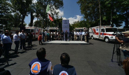 Este día se llevó a cabo la entrega de ambulancias donadas por la ciudad hermana de Omaha, Nebraska, a cuatro instituciones, entre las que se cuenta la Cruz Roja, CAE y Protección Civil. 