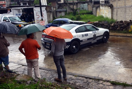 Elementos de la SSP, Fuerza Civil y Gendarmería montaron un operativo para dar con los asesinos. Este hecho se suma a otros crímenes que se dieron en las últimas horas en la entidad, justo cuando la embajadora de EEUU se encuentra de visita en la capital. 