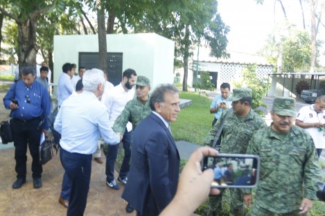 El gobernador del estado de Veracruz, Miguel Ángel Yunes Linares, se reunió con el Grupo de Coordinación Veracruz; allí reiteró que a partir de hoy se reforzará la vigilancia en varios puntos del estado de Veracruz que han sido catalogados como focos rojos en materia de seguridad, incluyendo la zona conurbada Veracruz-Boca del Río