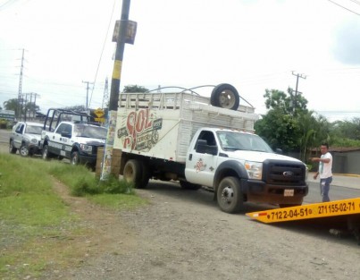 Una camioneta repartidora de cerveza Sol, fue encontrada la tarde del miércoles en la carretera federal Fortín-Huatusco.