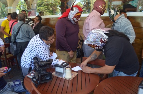 Luchadores profesionales de LG Manía  invitan para el próximo 9 de Julio a presenciar en la Arena Xalapa la lucha Máscara Vs Cabellera entre el Hijo del Tirantes y el Eslabón Perdido.