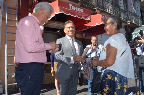 El titular de la SSP, buscándole para ver si se saca la lotería.