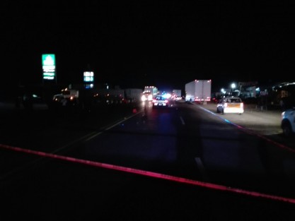 Un policía perdió la vida y otro resultó seriamente lesionado tras ser arrollados por un automóvil cuando se encontraban en la carretera a la altura de Rancho Trejo, autoridades tomaron conocimiento de los hechos.