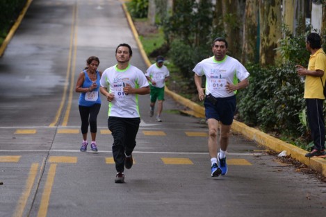 De manera simultánea en 60 sedes del país, CIJ convoca a la sociedad a participar en esta carrera, para promover estilos de vida saludable. En esta ocasión, en Xalapa se inscribieron 300 corredores, sin embargo, asistieron además 800 familiares y usuarios de los servicios que ofrece CIJ en la ciudad, un total de aproximadamente mil 500 personas.
