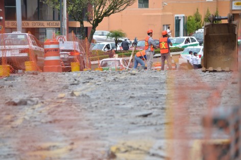 El acceso al callejón de Rojas permanece cerrado por Enríquez, pero se puede entrar por Revolución, en doble sentido.
 
Con el apoyo de la Dirección General de Tránsito y Seguridad Vial del Estado de Veracruz, se están sugiriendo vías alternas para evitar las obras
