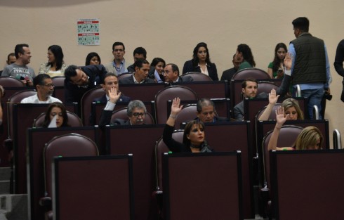 Más tarde y en privado se tratará el tema del desafuero de Eva Cadena.