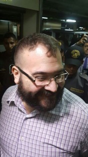 Javier Duarte de Ochoa, aceptó este martes la extradición que reclama el Gobierno mexicano al de Guatemala, de esta forma el ex gobernador enfrentará el proceso penal que existe en su contra en tierras mexicanas.