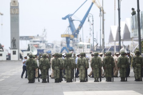 Se llevó a cabo un ensayo militar previo al evento del día de mañana que tendrá lugar en la plaza del faro Venustiano Carranza para conmemorar el sitio y la ocupación militar de la ciudad de Veracruz a manos del coronel xalapeño Francisco de Paula Milán luego de la retirada de las tropas francesas que apoyaban a Maximiliano.