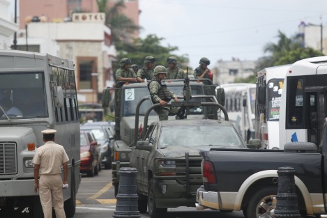 Se llevó a cabo un ensayo militar previo al evento del día de mañana que tendrá lugar en la plaza del faro Venustiano Carranza para conmemorar el sitio y la ocupación militar de la ciudad de Veracruz a manos del coronel xalapeño Francisco de Paula Milán luego de la retirada de las tropas francesas que apoyaban a Maximiliano.
