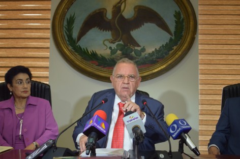 El Magistrado Presidente del Poder Judicial de Veracruz, Edel Álvarez Peña, tras la sesión de la Judicatura informó que en breve cerrarán alrededor de 20 juzgados tradicionales en la entidad, por lo que promoverán el retiro voluntario, así como la reubicación de personal para adecuarse con el nuevo sistema de justicia penal acusatorio.