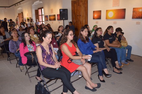 Empresarias en Red dio hoy inicio a reuniones con mujeres emprendedoras con la finalidad de ayudar a difundir y dar a conocer su trabajo, también ofrecen ayuda financiera y mercadeo para que logren crecer sus posibilidades como nuevas empresarias. 