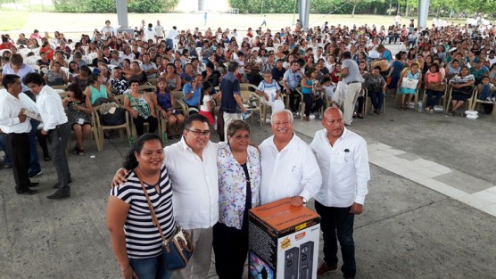 La Sección 32 del SNTE que dirige el maestro Lázaro Medina Barragán, preparó para las madres trabajadoras de este importantísimo organismo sindical un festejo en el parque temático Takilsukut, de Papantla. 