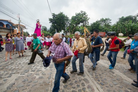 Con la llegada del bejuco, uno de los materiales que se utiliza para la confección del arco floral, dieron inicio las actividades religiosas en honor a Santa María Magdalena en el pueblo mágico de Xico, Veracruz.
