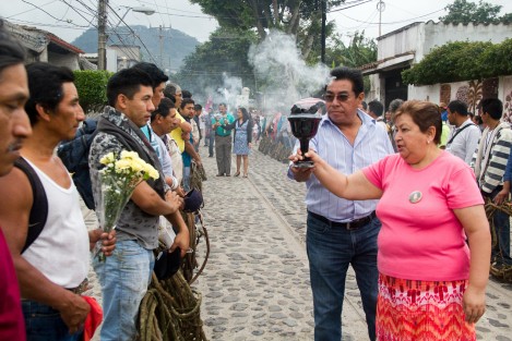 Con la llegada del bejuco, uno de los materiales que se utiliza para la confección del arco floral, dieron inicio las actividades religiosas en honor a Santa María Magdalena en el pueblo mágico de Xico, Veracruz.