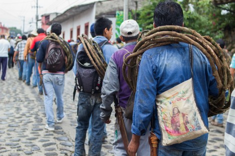 Con la llegada del bejuco, uno de los materiales que se utiliza para la confección del arco floral, dieron inicio las actividades religiosas en honor a Santa María Magdalena en el pueblo mágico de Xico, Veracruz.