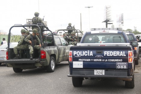 Bajo un fuerte dispositivo de seguridad se llevó a cabo la reunión del Grupo Cordinación Veracruz que encabeza el gobernador del estado, Miguel Ángel Yunes Linares.