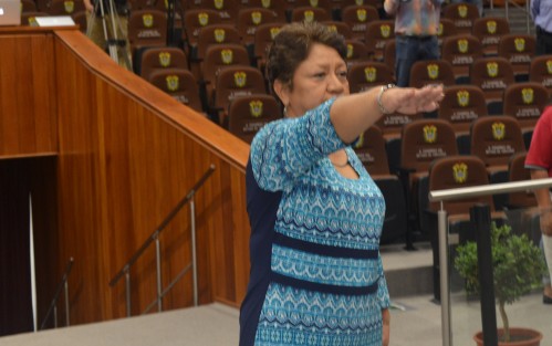 Durante la Novena Sesión Ordinaria del Congreso del Estado, se tomó protesta a Águeda Salgado Castro, suplente de Eva Felícitas Cadena,quien fuera desaforada la semana pasada.