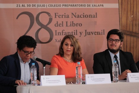 En la presentación del programa ante medios informativos y de comunicación, en el Salón de Actos del Colegio, la Directora de Cultura, Educación y Deporte, Noemí Santa Brito Gómez, reiteró el compromiso permanente del alcalde Américo Zúñiga Martínez con la promoción artística y cultural.
