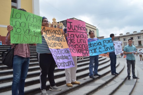 Familiares de Edgar Altamirano Alfonso e Irving Moreno Olvera,  se manifestaron en demanda de justicia, ya que en un accidente el fin de semana, causado por un automovilista que conducía alcoholizado, presuntamente nieto del excontralor Ricardo García Guzmán, el primero falleció, y el segundo resultó gravemente herido, perdiendo una pierna. 