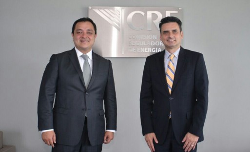 Comunicación Social/ Ayuntamiento de Xalapa - El alcalde Américo Zúñiga Martínez se reunió en la Ciudad de México con el Comisionado Presidente de la Comisión Reguladora de Energía (CRE), Guillermo Ignacio García Alcocer, para impulsar diferentes proyectos de desarrollo para la capital veracruzana. 