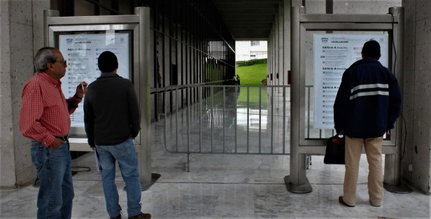 Renovación del directorio de diputados locales en el Palacio Legislativo. Con tanto chapulín y acusado, a ver cuánto dura este. 