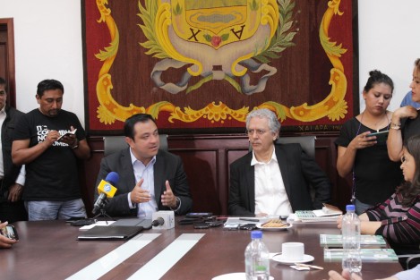 El alcalde de Xalapa, Américo Zúñiga y el alcalde electo Hipólito Rodríguez, tuvieron su primera reunión de trabajo, de cara al relevo en la administración municipal. 