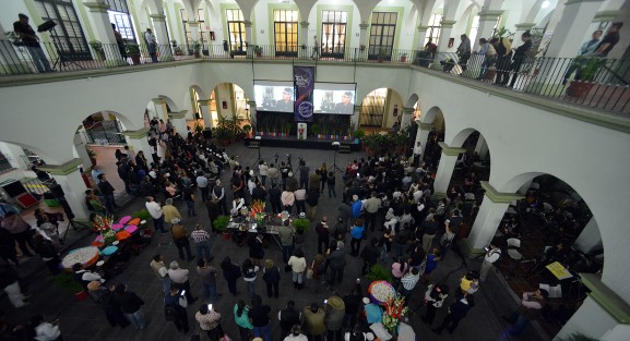 En el Palacio Municipal fue presentada el Festival de las Flores, Xalapa llena de luz, que tendrá lugar del 19 de agosto al 3 de septiembre. Con orquesta y ópera se dio a conocer que con el apoyo de Gobierno, artistas y varias instituciones se llevará a cabo este evento, que se espera quede como un legado para la Atenas Veracruzana.