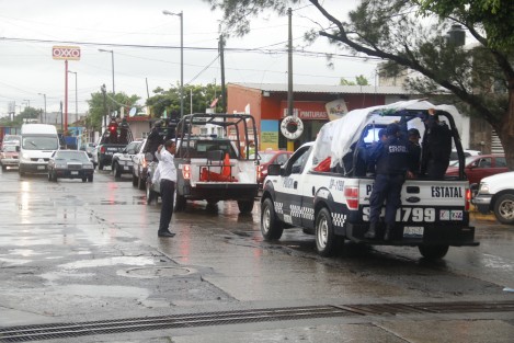Un fuerte operativo de seguridad se montó afuera de los juzgados del Poder Judicial del Estado de Veracruz. En la movilización participaron elementos de la Fuerza Civil, MARINA, Seguridad Pública, PFP y Policía Ministerial. Aún nose confirma la finalidad del operativo.