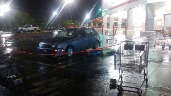La noche de este sábado un chofer de camiones de transportes de carga fue asesinado a balazos por desconocidos que le dispararon desde un auto blanco, cuando se subía a su auto en el estacionamiento de Costco de Xalapa.