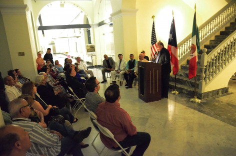 Durante la inauguración del encuentro, a nombre de la delegación mexicana de humoristas, en representación del Presidente de la SMC, Marcos Cruz Morales <em>Tlacuilo</em>,  hizo uso de la palabra el caricaturista Pedro Sol, quien nos recordó que en cualquier parte del mundo, <em>el humor es cosa seria</em>. 