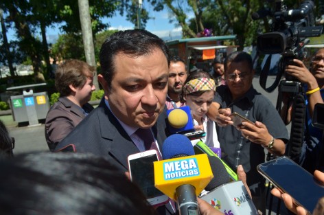 En el marco de la conmemoración del Día del Abogado, el alcalde Américo Zúñiga Martínez señaló que se siente muy orgulloso de su formación profesional, <em>por lo que vamos a seguir fomentando que los abogados realmente tengamos un rol en el desarrollo del país, actuando con valores</em>.