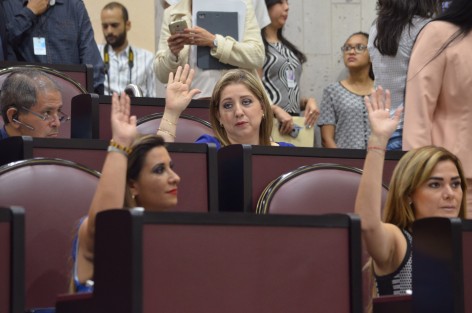 En sesión del Congreso de Veracruz realizada este jueves, se aprobó el dictamen para la creación del Sistema Estatal Anticorrupción, así como la Fiscalía Especializada en Combate a la Corrupción y elTribunal Estatal en Justicia Administrativa. 