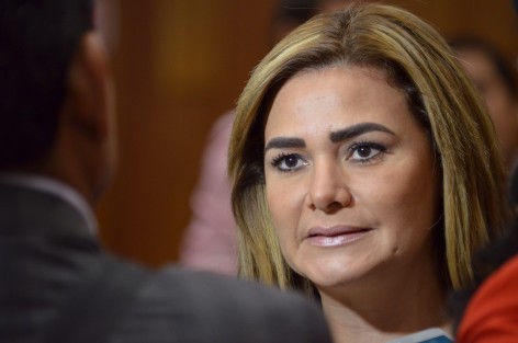 La diputada María Josefina Gamboa, dijo que queda en la Fiscalía local quitarle la sonrisa al ex fiscal Luis Ángel Bravo Contreras, pues hay pruebas suficientes para vincularlo al desvío de recursos, tales como el hecho de que más de 5 mil pruebas de ADN a familiares de desaparecidos, solo aparecen alrededor de 200. 