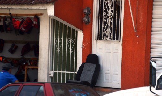 La mañana de este viernes un hombre fue baleado en la colonia Rafael Lucio de Xalapa cuando circulaba en su vehículo. Herido se trasladó hasta un hospital para ser atendido, mientras las autoridades acudieron al lugar de los hechos para realizar las pesquisas.