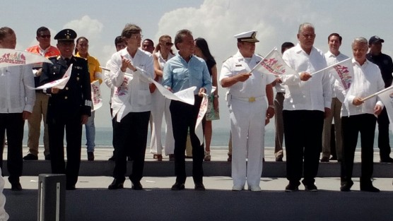 El secretario de Turismo del gobierno federal, Enrique de la Madrid Cordero, dio el banderazo de inicio del operativo de seguridad para el periodo vacacional de verano Veracruz 2017. 