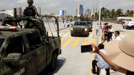 El secretario de Turismo del gobierno federal, Enrique de la Madrid Cordero, dio el banderazo de inicio del operativo de seguridad para el periodo vacacional de verano Veracruz 2017. 