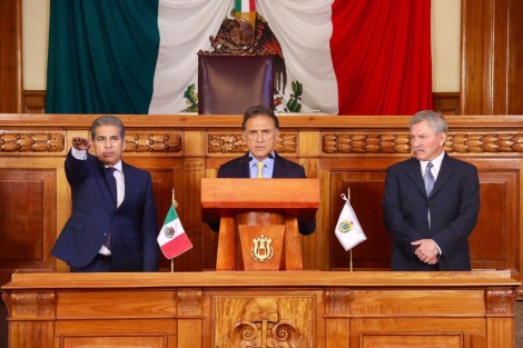 El día de hoy, el Gobernador de Veracruz, Miguel Ángel Yunes Linares, tomó Protesta de Ley a Guillermo Moreno Chazzarini como Secretario de Finanzas y Planeación, y a Ramón Tomás Alfonso Figuerola Piñera como Contralor General del Estado. 