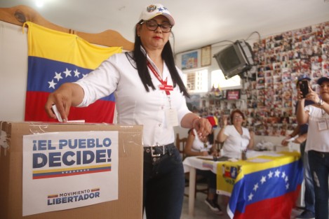 Los venezolanos radicados en la zona conurbada Veracruz - Boca del Río participaron en las votaciones del llamado plebiscito sobre la Asamblea Constituyente, propuesta por el presidente Nicolás Maduro para reformar la Carta Magna, en una votación fuera del sistema electoral formal. 